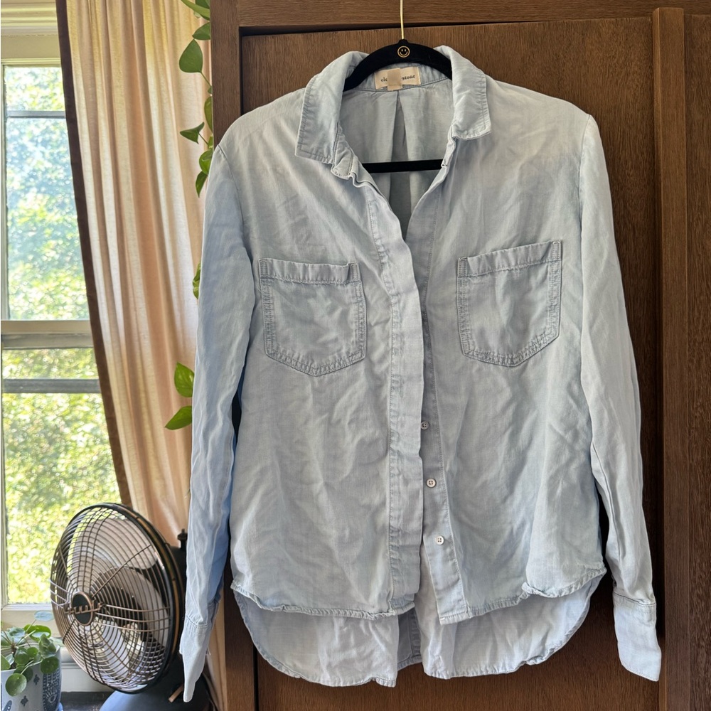 Cloth & Stone Women’s sz. M Light Blue Button-Up Shirt